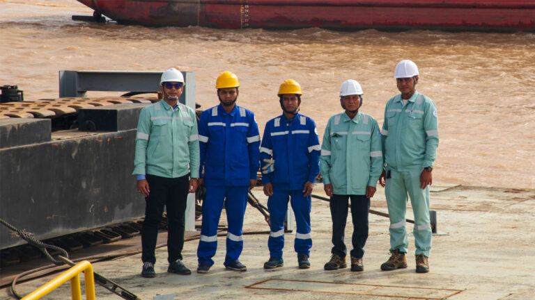 ចំណតផែរណបពហុបំណង LM២៦